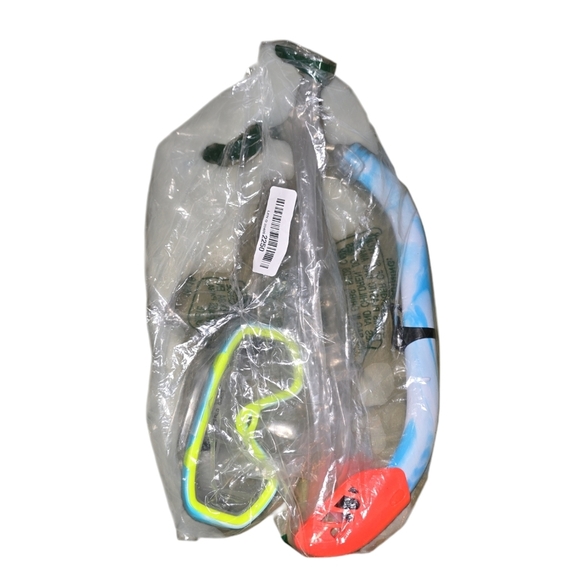 Kids snorkel and mask set, NEW IN BAG. - Picture 2 of 5